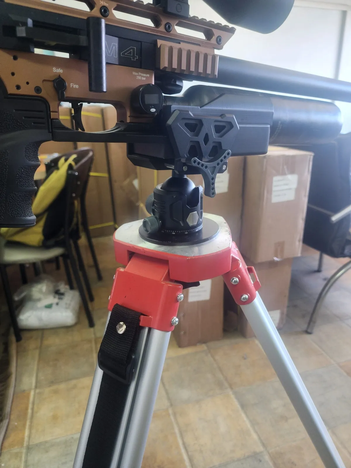 Ağır hizmet tipi Küreli Mengene Masalı Tripod ve Masası